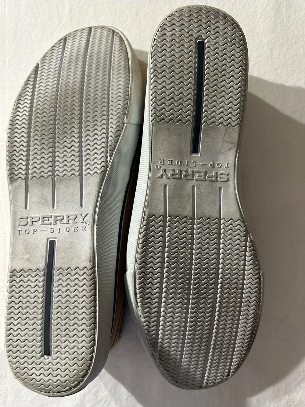 Sperry Chestnut Leather Deck Shoes with White Laces Sz 10